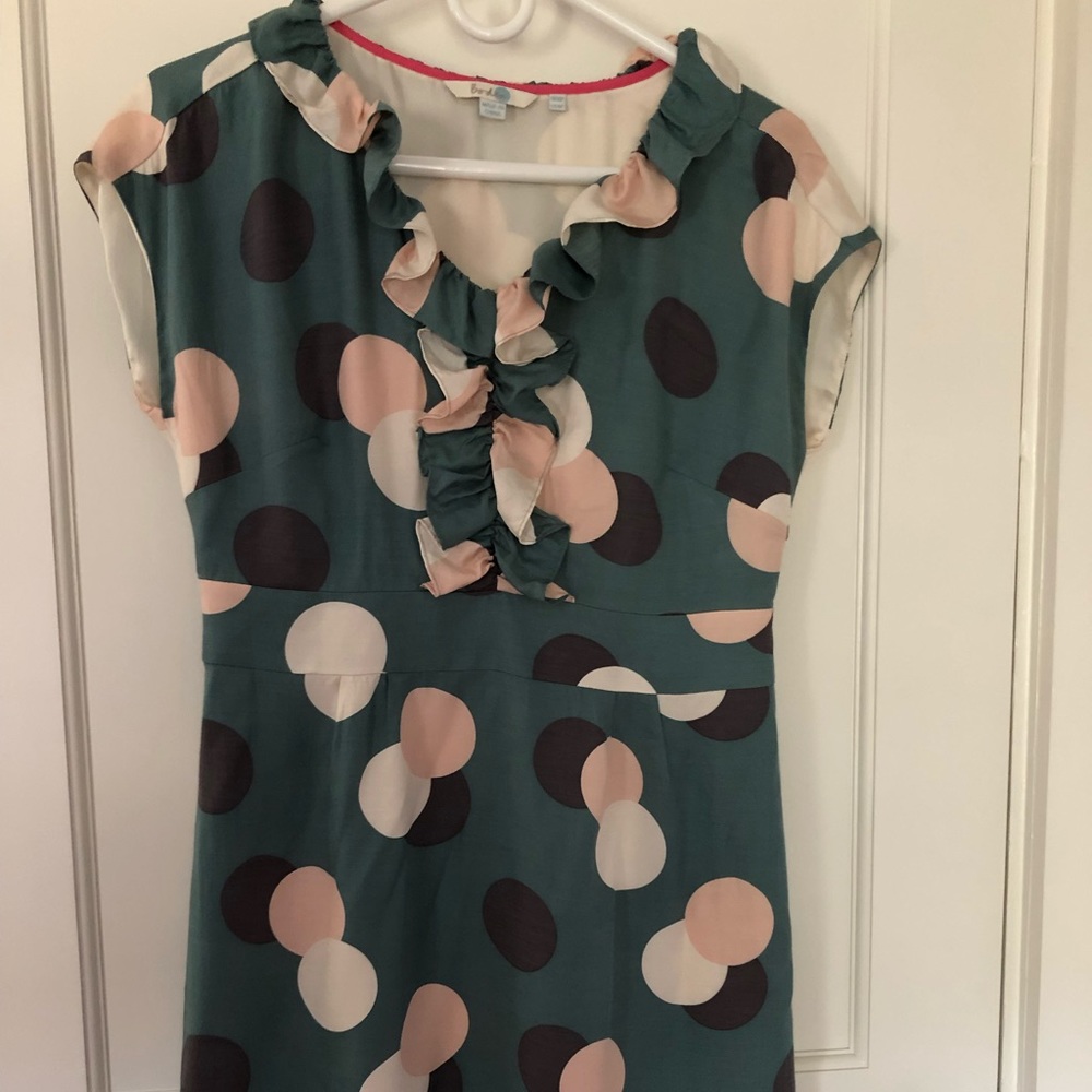 Lovely Boden silky lined dress.